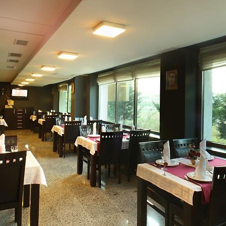 Royal Park Hotel Baku Extérieur photo